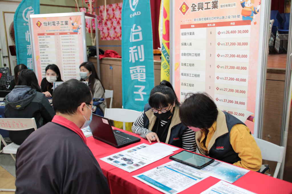 ▲徵才活動面試實況。（中彰投分署提供）