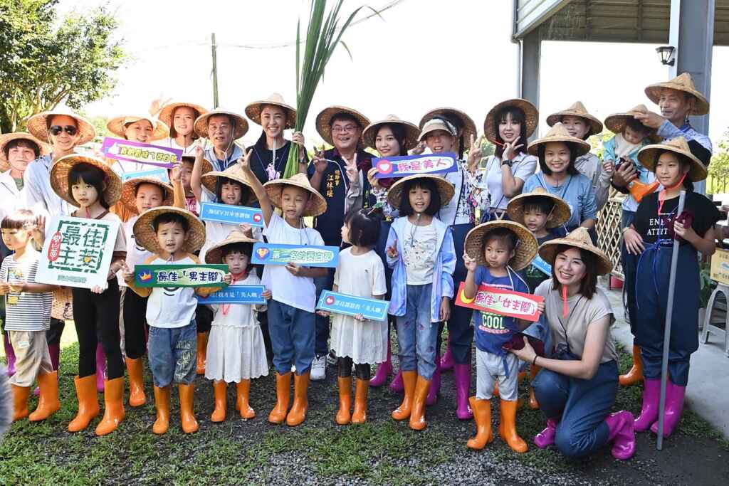 ▲南投縣長許淑華誠摯邀請女性朋友報名參加2024茭點女神徵選活動,透過舞台展現自信,大家一起努力,為茭白筍等在地產業代言行銷與推廣。(記者張玉泰攝)