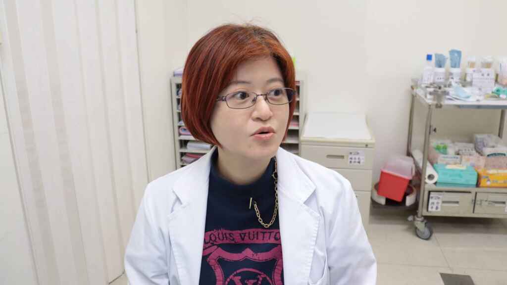 ▲彰化醫院腎臟內科醫師張淑鈺表示，維生素B1是一種輔酶，一旦嚴重缺乏，常導致能量的利用受阻，而大腦是身體中最需要能量的器官，因此常以腦病變表現，造成神智不清、疲累等狀態。（彰化醫院提供）