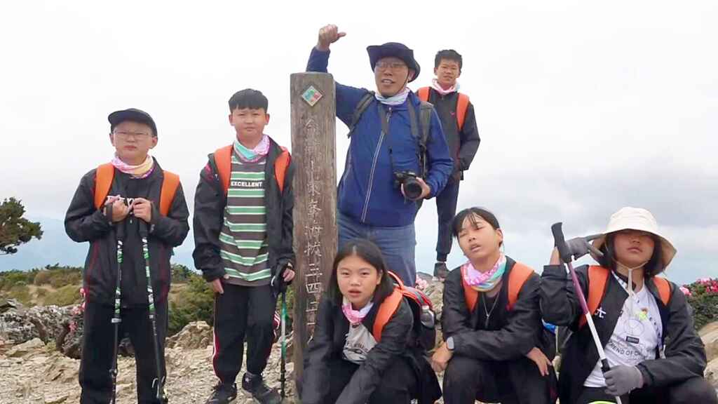 ▲同安國小的山野教育課程，通過實地體驗和實踐操作，使學生在大自然中學習到寶貴的生存技巧和解決問題的能力。（記者林明佑翻攝）