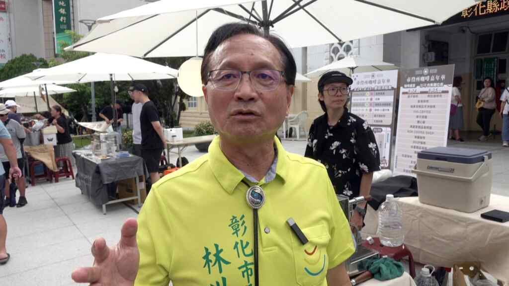 ▲彰化市長林世賢認為不二坊故意製造排隊現象以進行飢餓行銷策略，並表示這種行為不負責任。（記者林明佑攝）