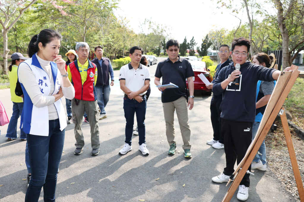 ▲為改善竹山交通狀況,南投縣長許淑華會勘多處道路、排水溝、護岸、擋土牆等工程,傾聽縣民建議,並同意花費約1,700萬元施工改善,以維護用路人的安全。(南投縣政府提供)