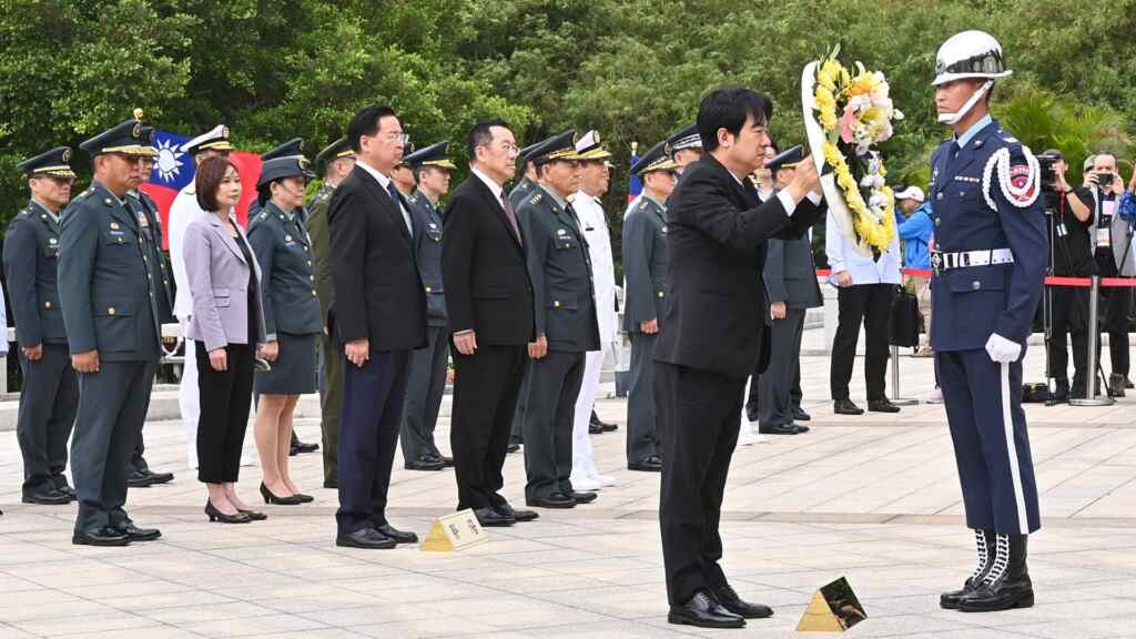 ▲今天是古寧頭戰役75周年紀念日，總統賴清德親臨金門，並在太武山公墓主持追思祭悼典禮。（記張玉泰攝）