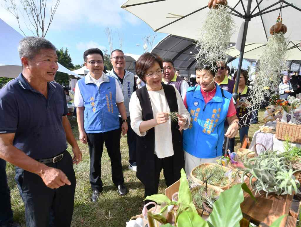 ▲彰化縣長王惠美歡迎全國各地園藝愛好者及綠手指們一起來田尾尋找設計靈感，並來田尾拈花惹草，買花、賞花、看花、吃花餐。（記者林明佑翻攝）