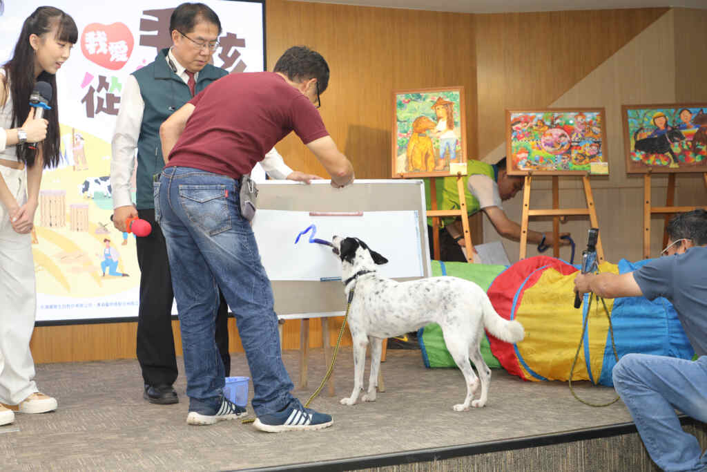 動保市集活動市集當日也將舉行「113年度國中小動物保護教育宣導繪畫比賽」頒獎典禮。