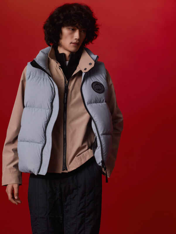 ▲【Canada Goose】Lawrence 羽絨背心可鎖住核心部位的溫暖，搭配其他外套單品，更可加強保暖，輕鬆打造休閒輕鬆的都會風格。