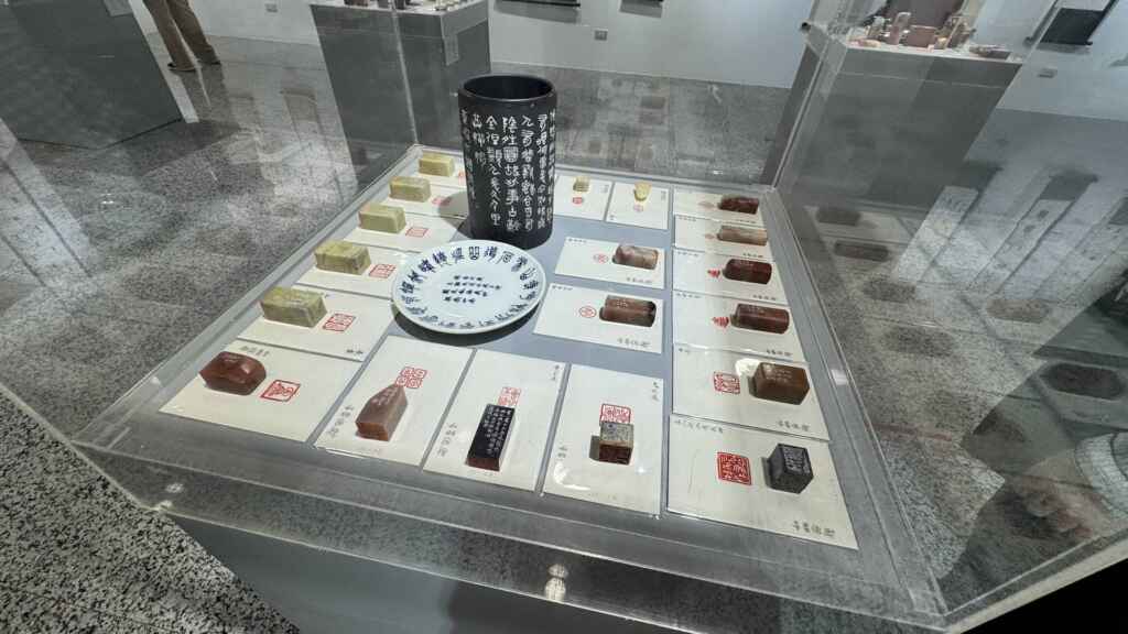 ▲篆刻藝術歷史悠久,自先秦官私印發展至文人閒章,已成為獨立的藝術形式。(記者林明佑攝)