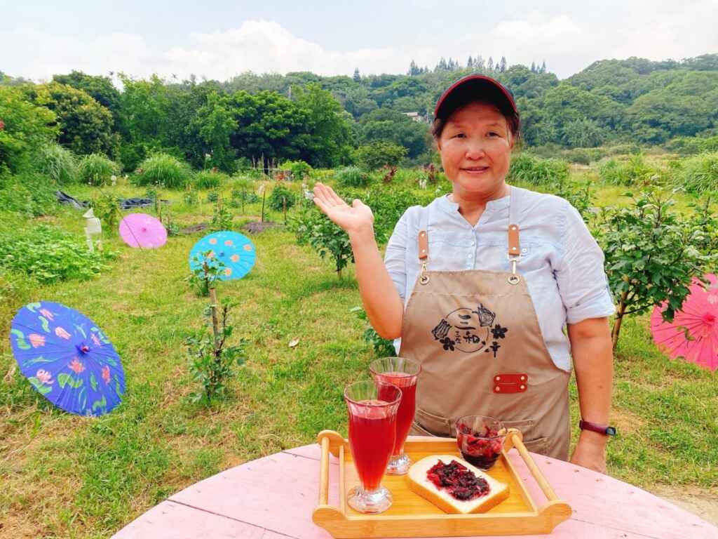 ▲三和社區以在地洛神花開發自製「山河海洛神」等系列商品。(新北市農業局提供)