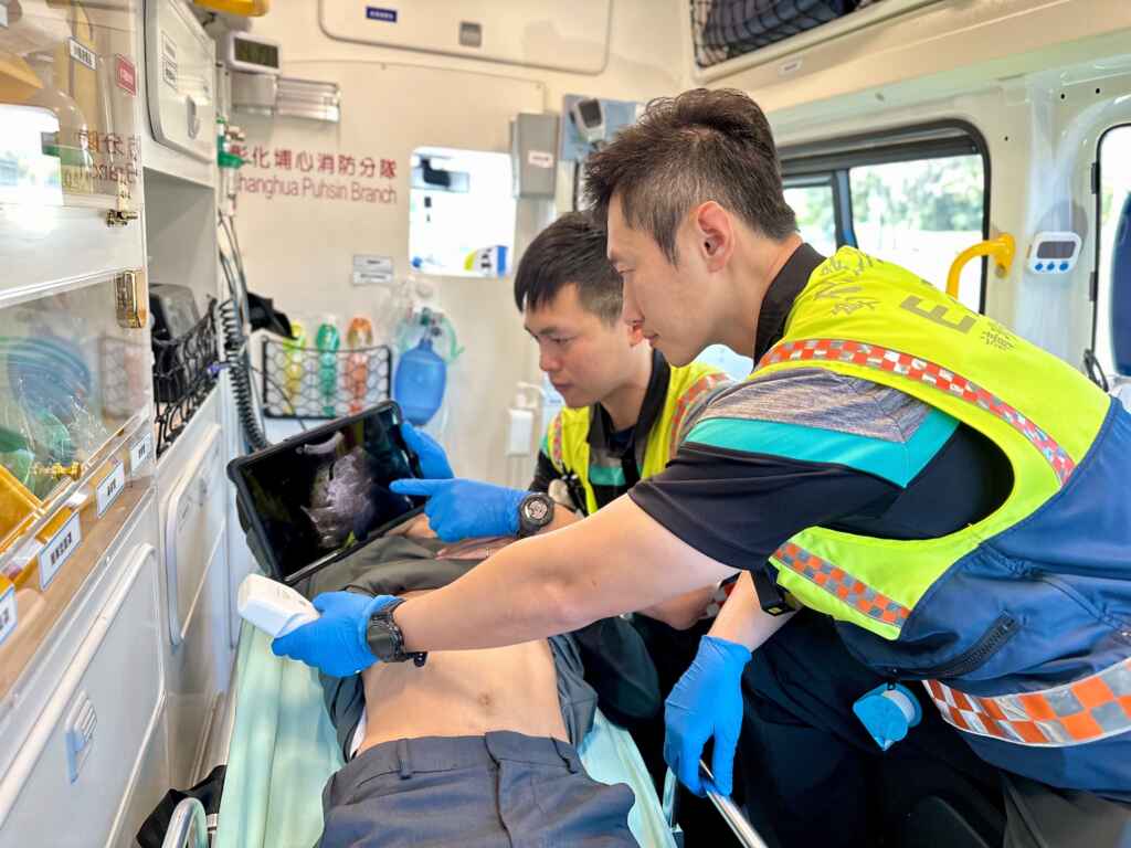▲彰化縣首例院前超音波，成功搶救車禍內出血傷患。（彰化縣消防局提供）