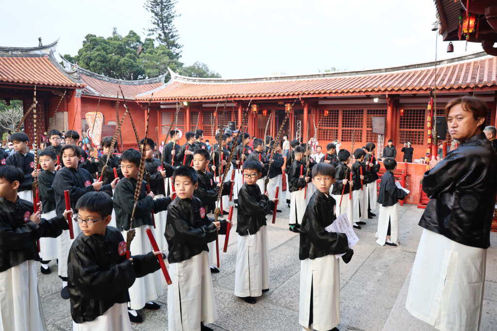 臺南市114年春祭大成至聖先師孔子釋奠典禮莊重肅穆,釋奠儀節完整遵循八流程,歷時約60分鐘。