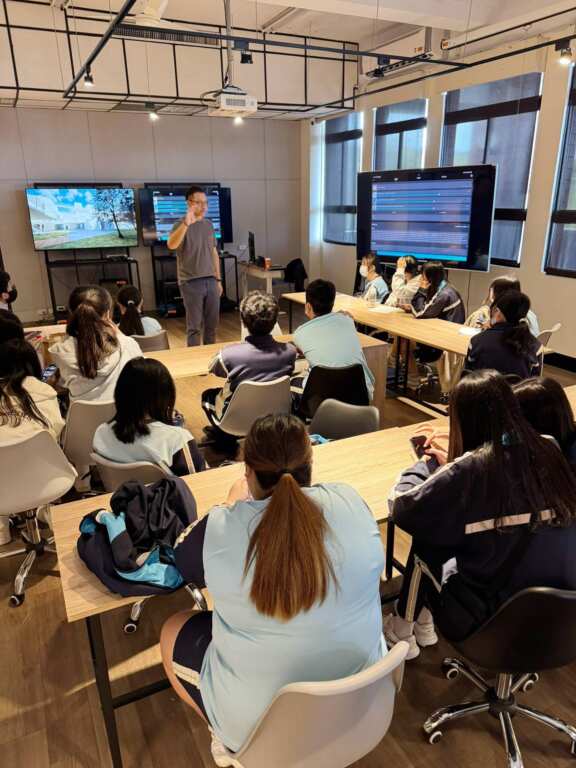 ▲大葉大學空設系劉凱群老師介紹AI在建築與室內設計的應用。(大葉大學提供)