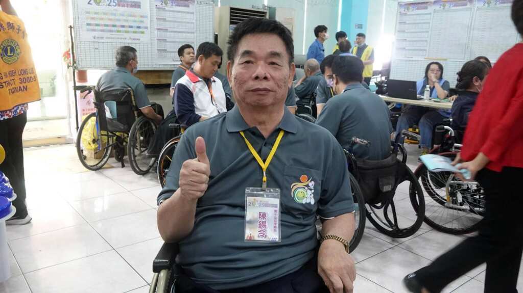 ▲彰化縣脊髓損傷重建協會理事長陳錫令表示,保齡球運動一直是協會積極推廣的項目,每年開設的「保齡球球技培訓班」提供傷友優質的運動培養機會,並鼓勵更多身障者挑戰自我,邁向保齡球運動選手的道路。(記者林明佑攝)