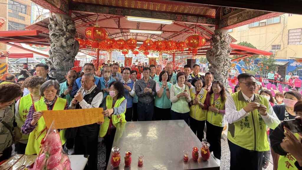 ▲蛇prise歡喜慶頭牙活動,田中鎮公所希望藉由土地公的庇佑,讓大家在新的一年好運連連、幸福滿滿,事事順心。(記者林明佑翻攝)
