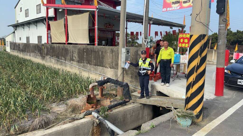 16d562ff1b2c3d678bff5c4e02b999e6斗六警方化身「最強護蒜員」，守護農民辛勞成果。(記者廖承恩翻攝)