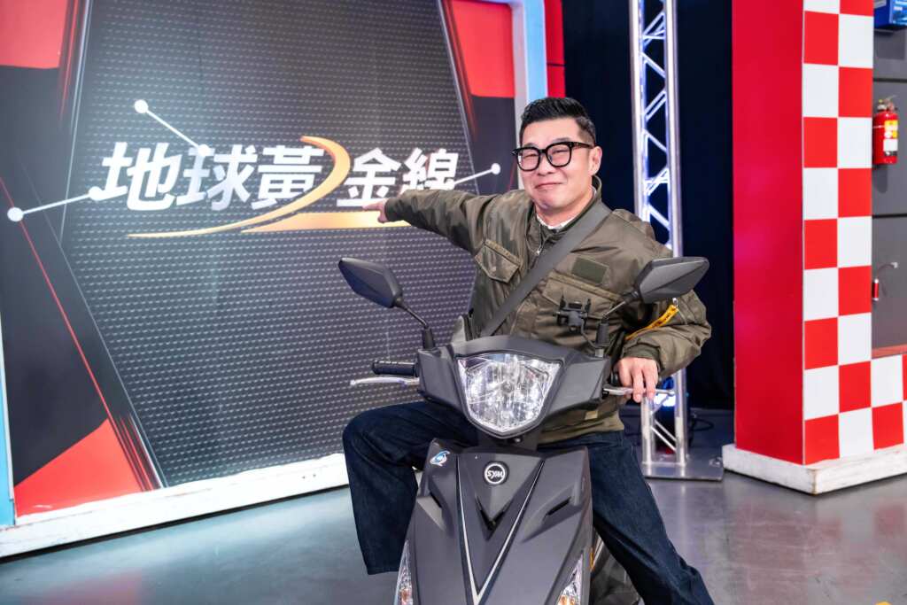 ▲擁有33年騎乘經驗的藝人馬力歐,始終堅持以機車代步,此次受邀上《地球黃金線》,除了參與討論,也特別分享他的機車日常,以及心目中「黃金機車」的必備條件(TVBS提供)