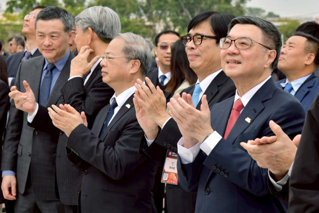 行政院長卓榮泰高雄市出席「台積公司二奈米擴產典禮」讓世界看到台積公司所有研發團隊工作同仁的努力(圖/行政院)