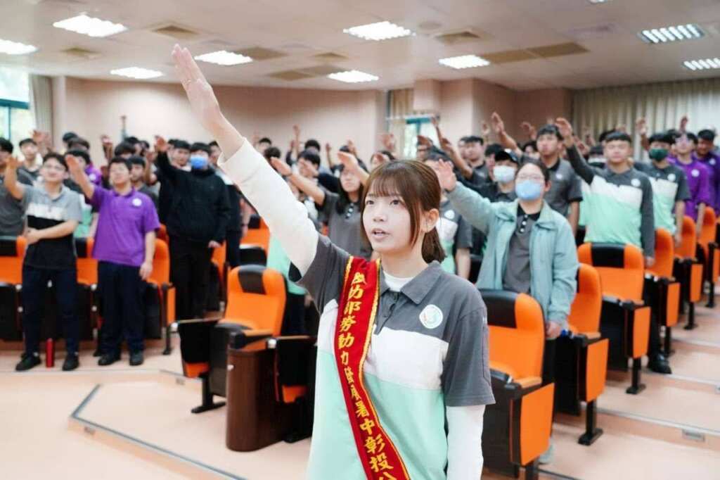 ▲中彰投分署鑄造職類選手蔡宜岑擔任誓師代表。(記者林明佑翻攝)