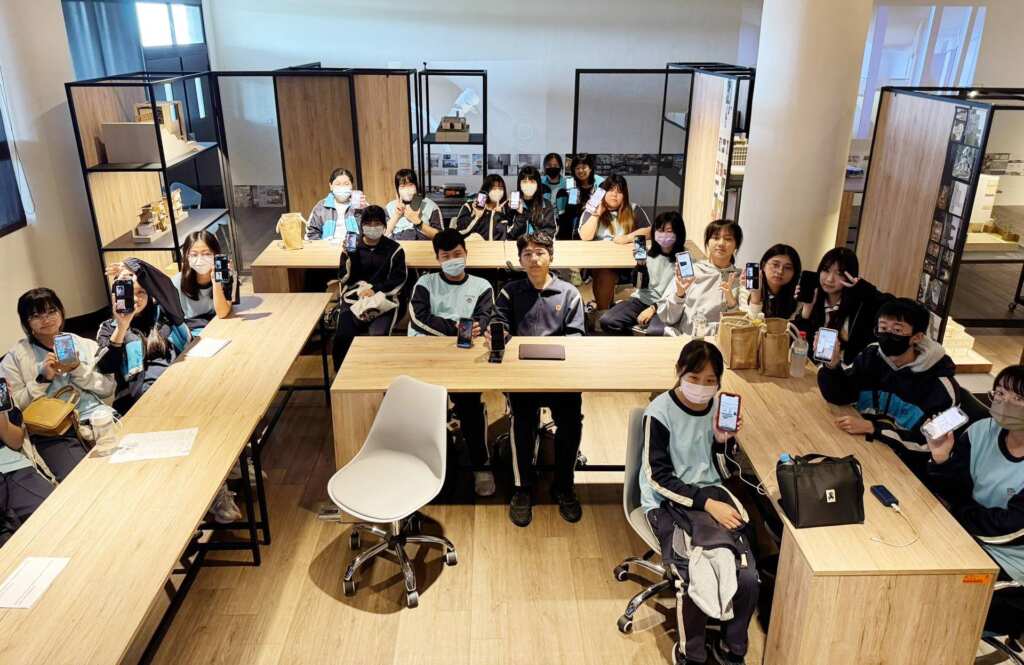 ▲大葉大學空設系為縣立苑裡高中安排AI設計體驗活動。（大葉大學提供）