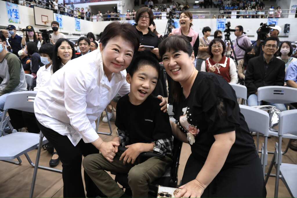 獲選模範兒童的健康兒童則重視健康、生活習慣良好,讓父母、師長感到十分安慰。