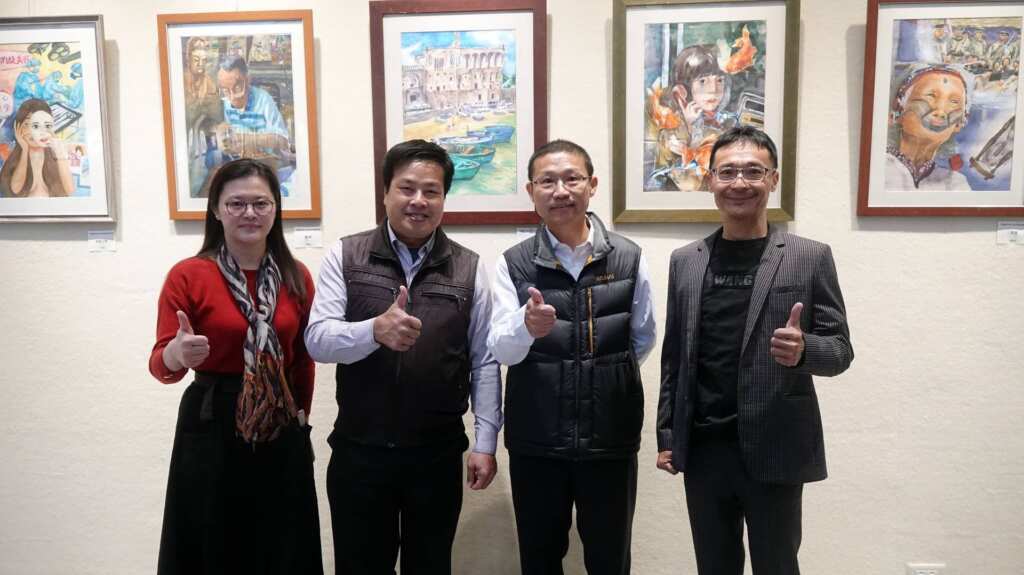 ▲明倫國中代理校長林宗仁表示,今年展覽的主題為「藝類」,取其「異類」的諧音,象徵美術班學生獨特的思維與創作方式。(記者林明佑攝)