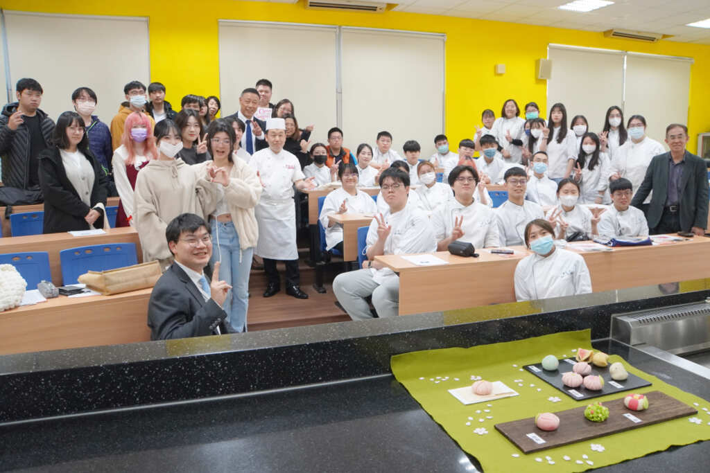 ▲大葉大學邀請日本東京tsuji調理學校示範教學。(記者林明佑翻攝)