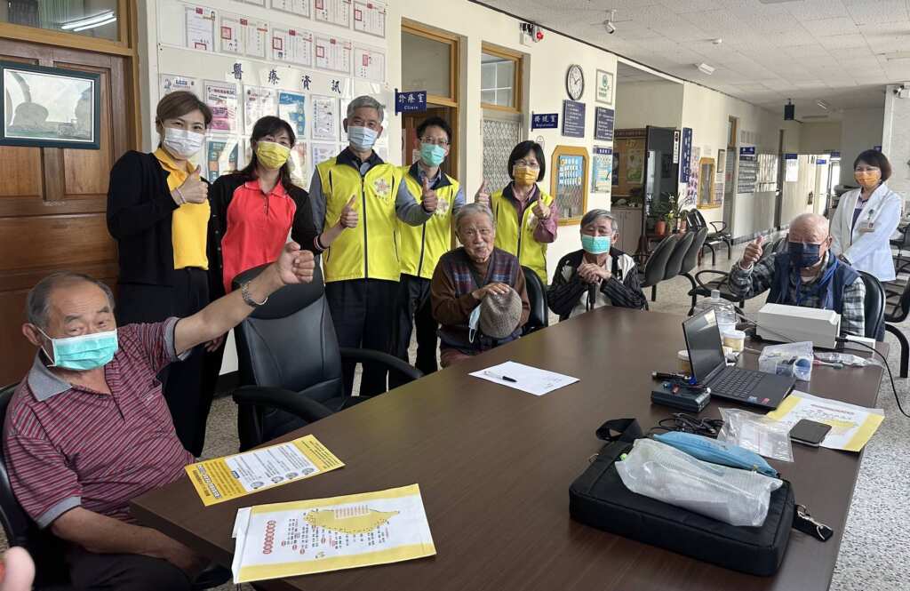 ▲中彰榮家協調助聽器公司提供維修服務，守護長輩聽力健康。（記者林明佑翻攝）