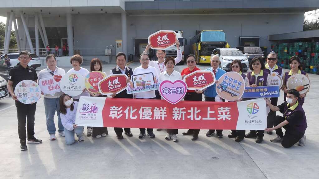 ▲有青才敢大聲,新北市長侯友宜市府團隊隨後前往昭成蛋品加工廠,參訪全臺唯一從產地到餐桌,全程溯源、嚴格控管的蛋品加工廠。(記者林明佑攝)