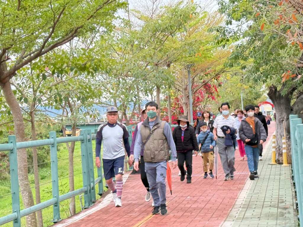 瑞城親子健行活動吸引近千人參與。