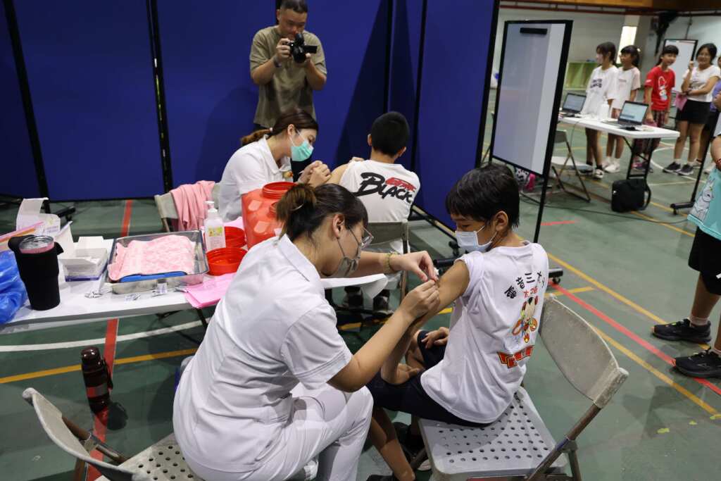 F8ee2fc14db7627d598000bd6aa7c1b6張麗善希望培育在地優秀學子成為護理人員返鄉服務。(記者廖承恩翻攝)