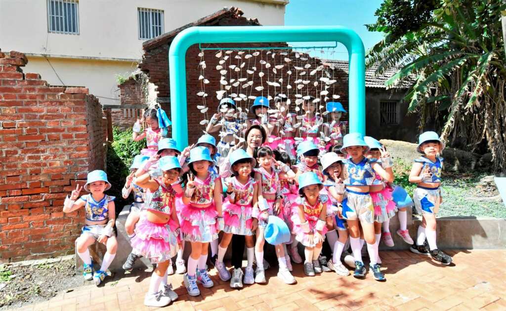 ▲為活化漁村閒置空間、推廣在地人文特色,彰化縣政府推動「芳苑鄉漁村聚落海牛人文景觀再造計畫」,共改善6處閒置空間並整合成7大景點,邀請民眾來芳苑走走,感受漁村文化魅力。(彰化縣政府提供)