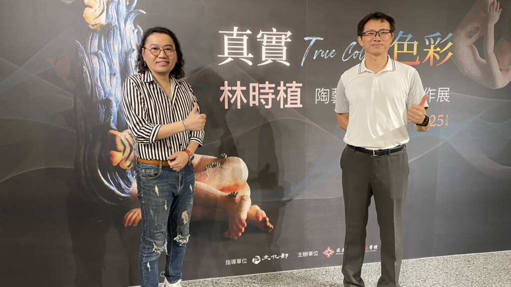 ▲林時植認為本次的展覽,是一次關於人性與未來的探索,帶領觀者穿越悲觀與希望交織的深淵,以全新的視角思考我們與地球的關係。(記者林明佑攝)
