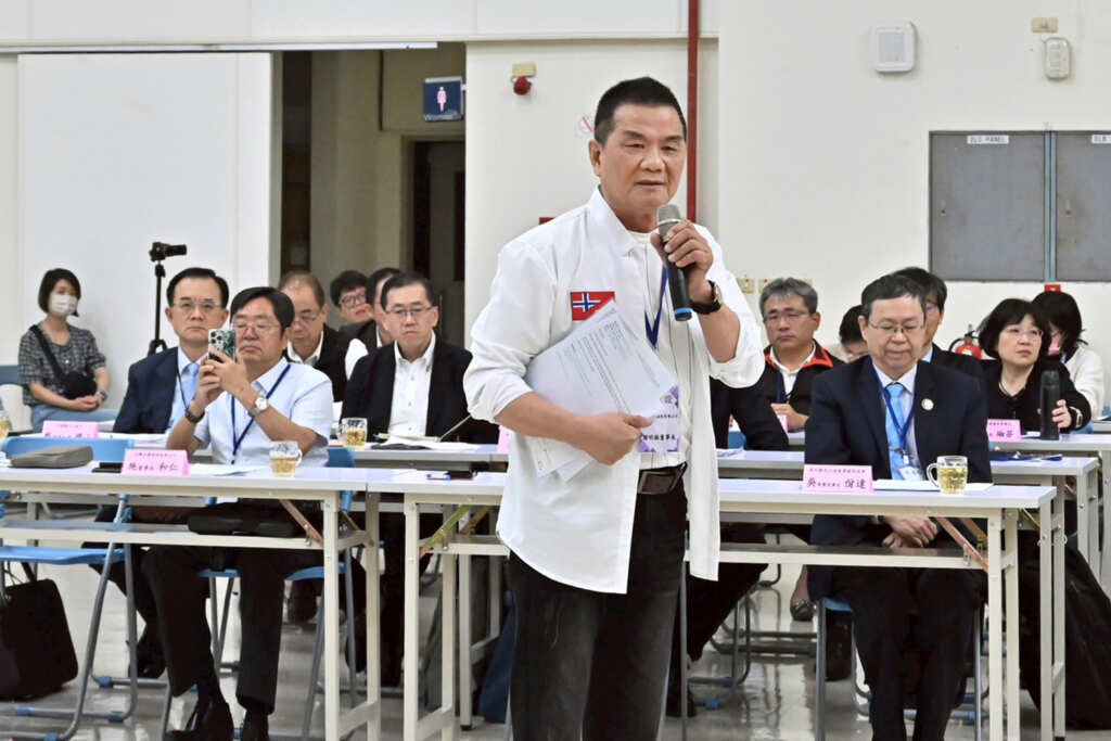政府提出支持方案協助產業開拓更多市場、協助企業轉型及設備更新(圖/行政院)