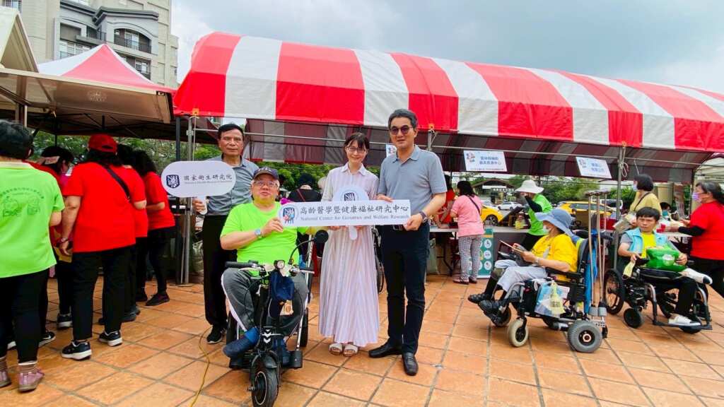 立委劉建國積極整合在地資源,為長者打造更完整的健康照護網絡。(記者廖承恩翻攝)