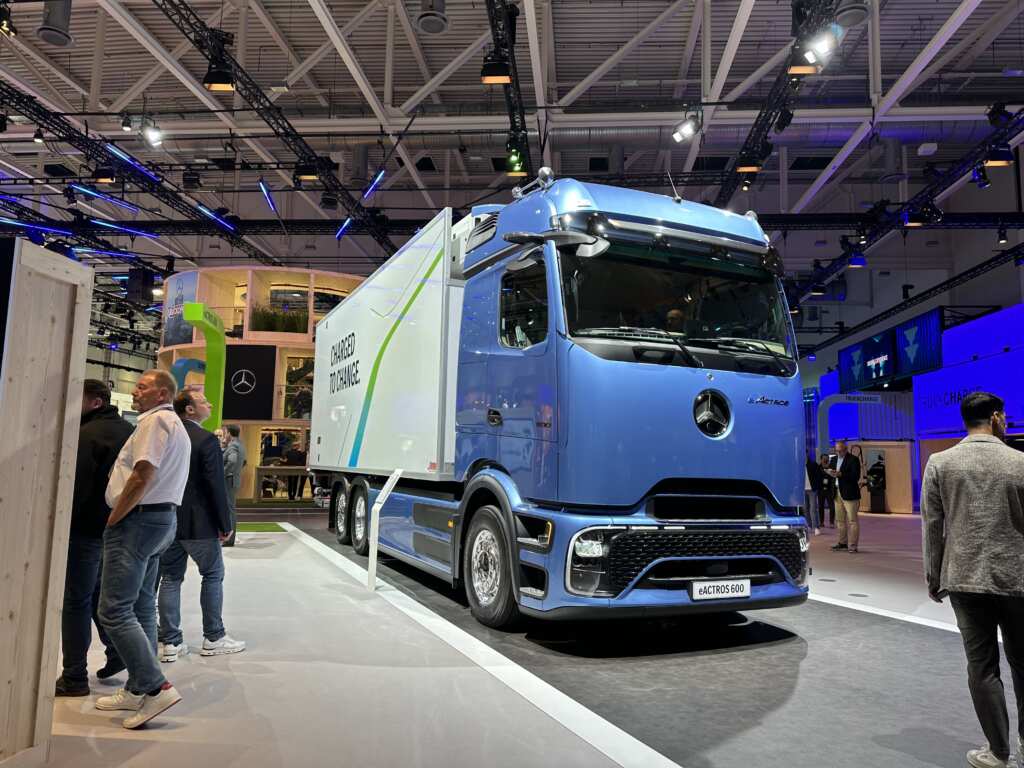 ▲Mercedes-Benz Truck總監林日尉將分享該品牌在落實淨零與ESG上不餘遺力。(記者林明佑翻攝)