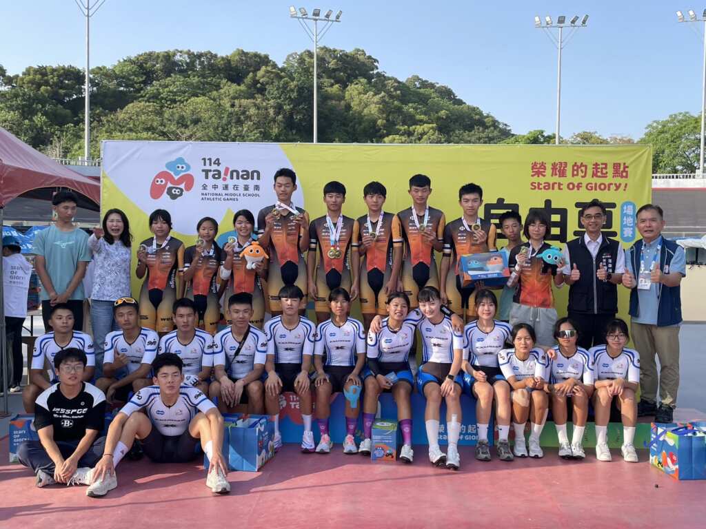 運動局游局長到清水自由車場關心賽事進行