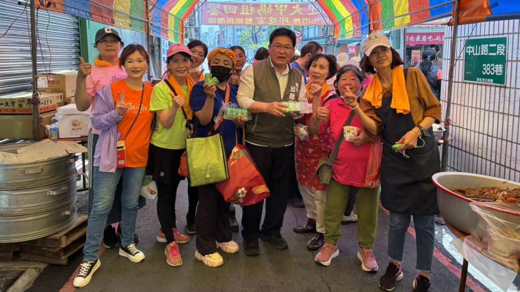 ▲邱建富團隊50年供膳不間斷,不僅是對大甲媽進香活動的無私奉獻,更凸顯了邱建富在推動媽祖文化傳承與交流上的傑出貢獻。(記者林明佑翻攝)