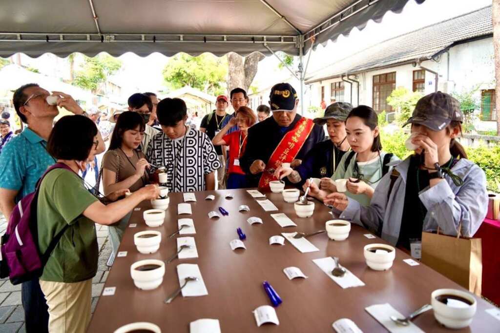 ▲屏東精品咖啡媒合會,現場超過60位國內咖啡業者及買家前來,交易情形熱絡。(屏東縣原民處提供)