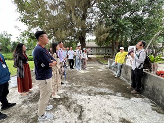 與導覽老師探索歷史,開啟知性又浪漫的愛情之旅。