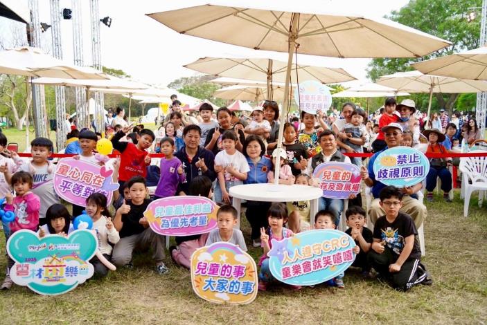 虎尾農博公園化身快閃「兒童樂園」,吸引大批親子前來遊玩,共享歡樂時光。(記者廖承恩翻攝)