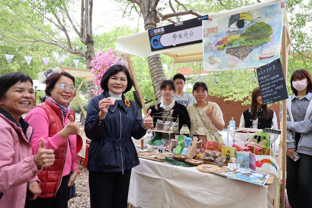 潮市集已辦六場,人氣熱絡,成青年創業展示與交流平台。(記者廖承恩翻攝)