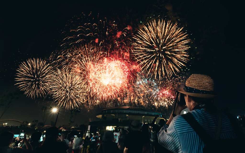 ▲壓軸的300秒煙火秀，為新北市美術館開館首週的夜晚增添難忘回憶。（新北市文化局提供）