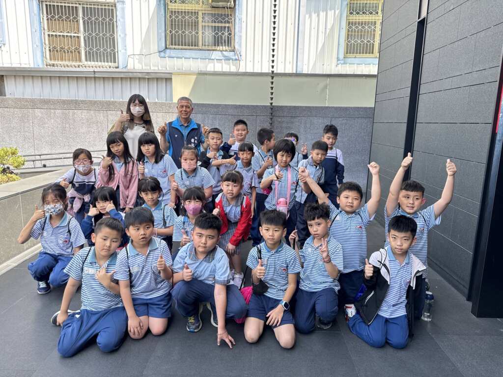 ▲社頭鄉公所今日在社頭鄉朝興村龍天宮,辦理學童鄉土文化踏查活動,邀請在地朝興國小、舊社國小及社頭鄉立幼兒園,計有80名師生參與。(記者林明佑翻攝)