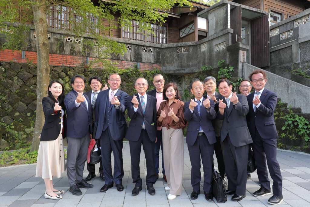 ▲基隆副市長邱佩琳率市府團隊與日本熊本縣八代市議會海外行政視察團合影 。（基隆市政府提供）