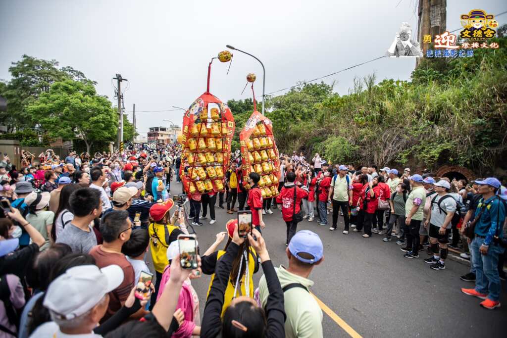 ▲「福德老爺迎燈排x接駕大甲媽姐」隊伍,以傳統燈排,熱情迎接大甲媽祖。(僑光科技大學提供)