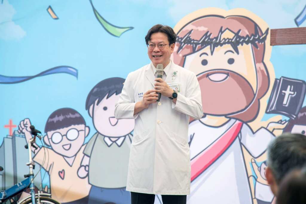 ▲彰基醫學中心總院長陳穆寬教授建構綠色隧道,提升區域轉診效率,重大創傷可即時送彰基總院搶救。(彰基醫院提供)