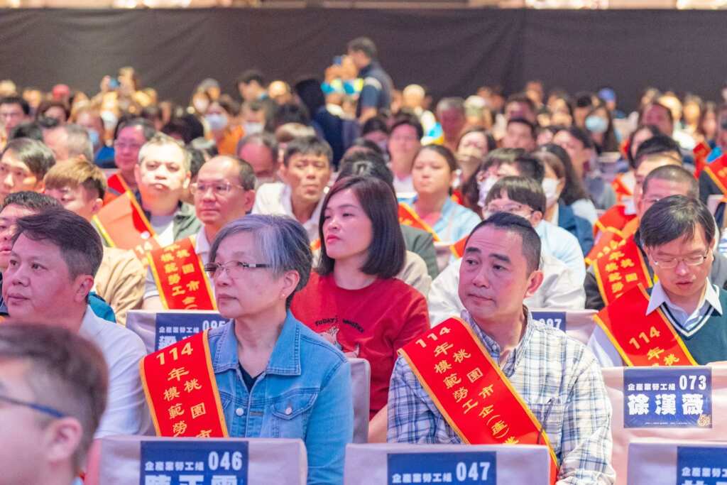 ▲桃園市長張善政表揚桃市378位模範勞工。（桃園市政府提供）