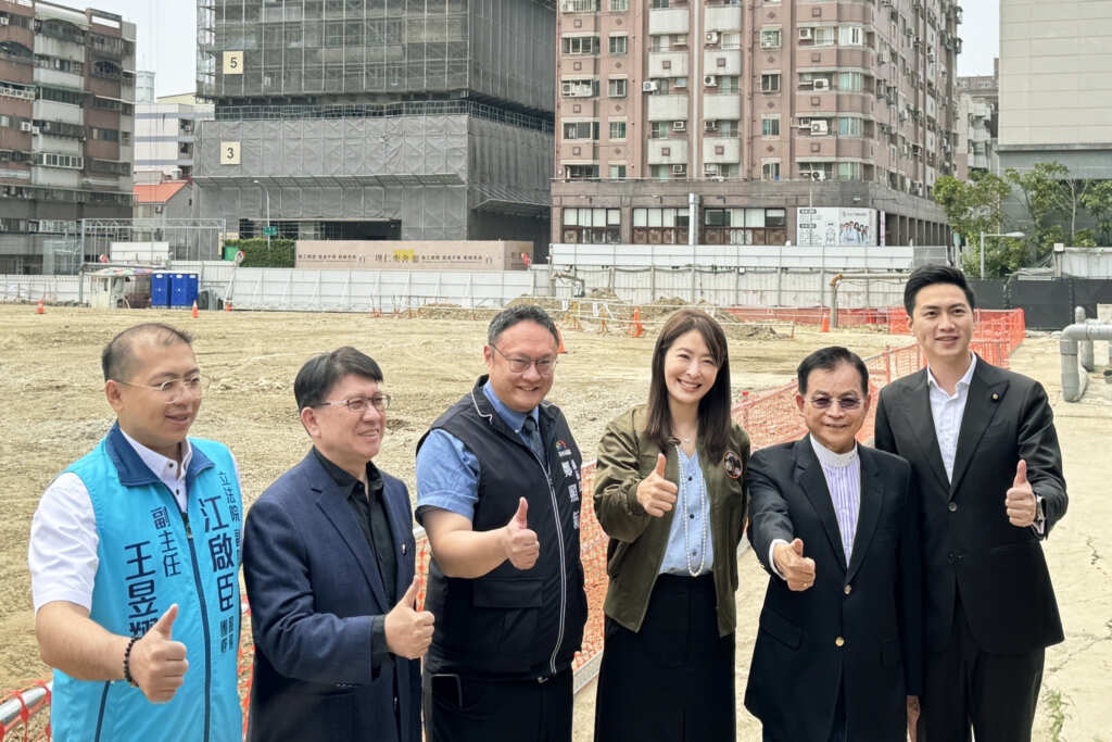 立院財委會考察「台中101」預定地副市長鄭照新陪同 賈永婕表示台中的投資計畫不會有任何變化(圖/張玉泰翻拍)