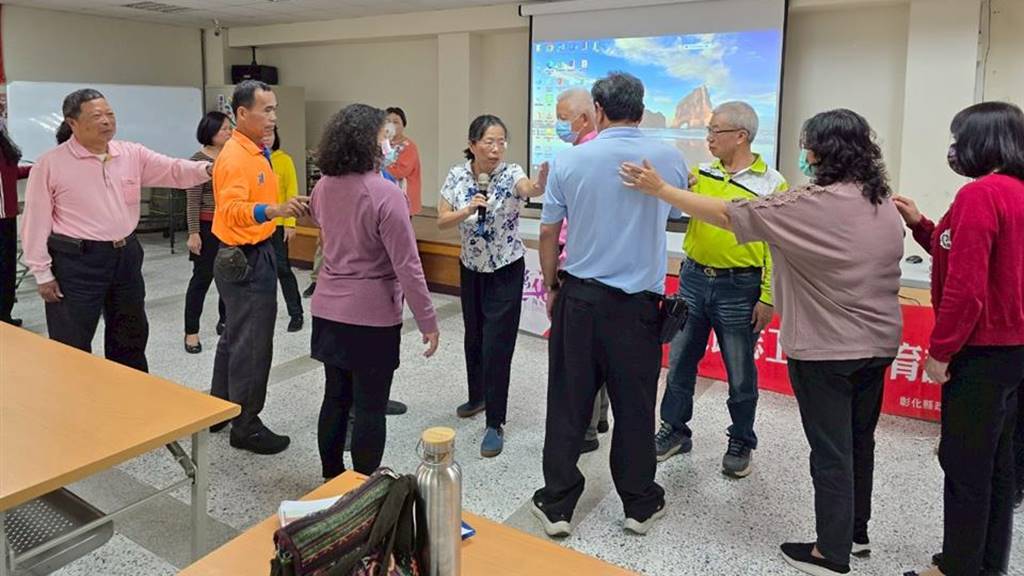 ▲廉政志工專業教育訓練暨戲劇表演培訓營分為「北彰化」及「南彰化」兩個地區辦理,共計47位彰化縣政府廉政志工參加。(彰化縣政府提供)