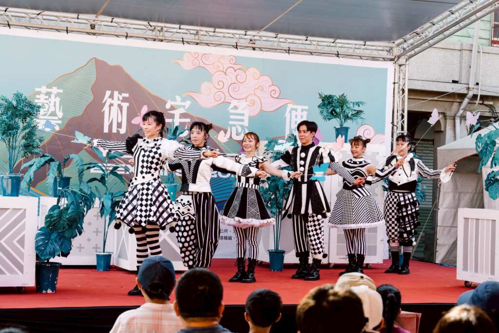 「藝術宅急便」為地方藝術能量立下重要里程碑。(記者廖承恩翻攝)