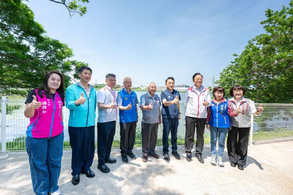 ▲桃園市長張善政今日上午前往中壢區,視察「桃園大圳3-3埤塘綠美化工程」完工情況。(桃園市政府提供)